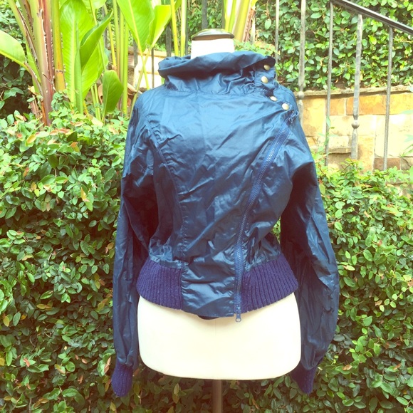 Judi Rosen Jackets & Blazers - Judi Rosen blue crop jacket w asymmetrical zip